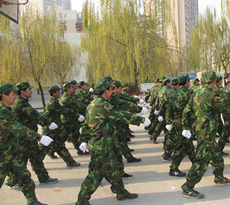 員工軍訓
