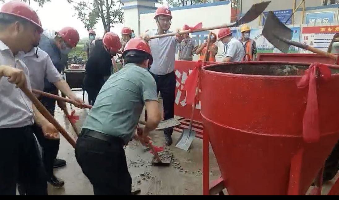 興隆項目舉行封頂儀式(圖4)