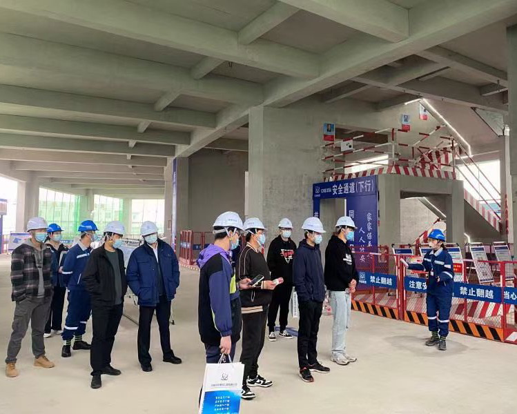 秦創原項目成功入選西安市文明工地(dì / de)暨施工揚塵防治觀摩會(圖3)